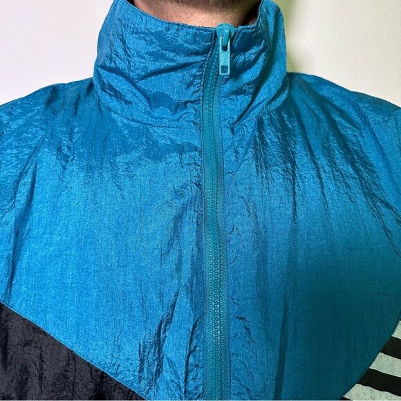 Esprit Vintage Blue and Black Windbreaker with 90s Aesthetic - Picture 5 of 10